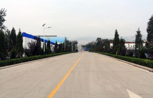 厂区马路，雨污水管道，绿化，停车位